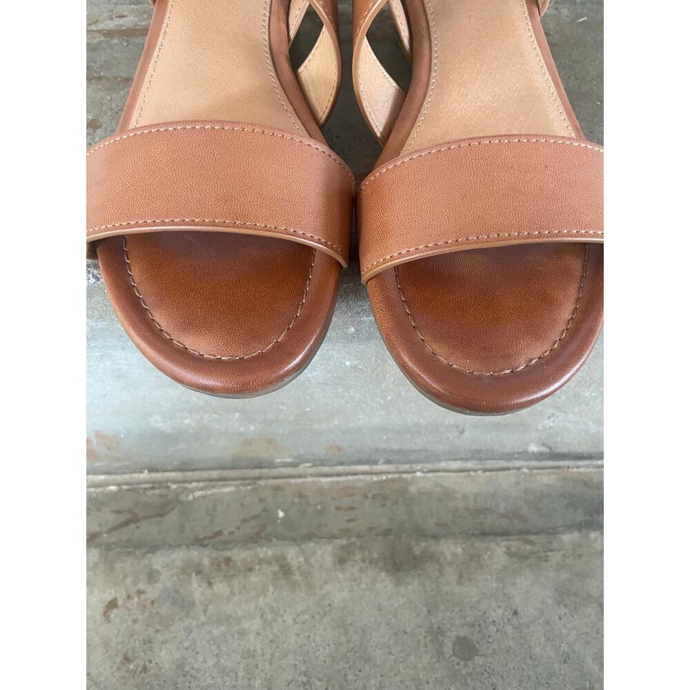 White Mountain tan wedge heel sandal - Picture 4 of 8